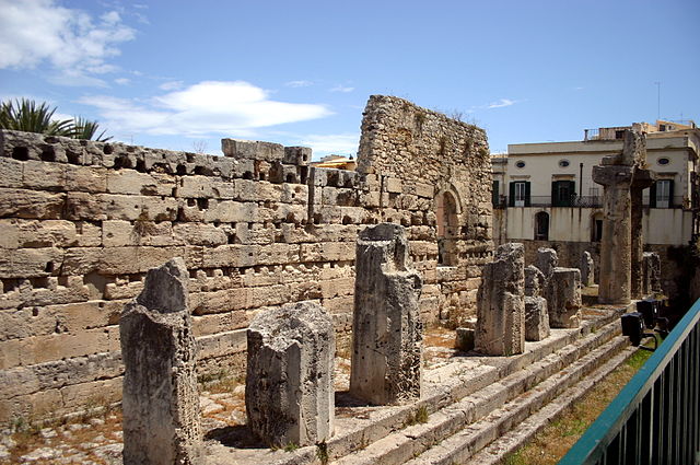 Siracusa - Tempio di Apollo - Colonne residue